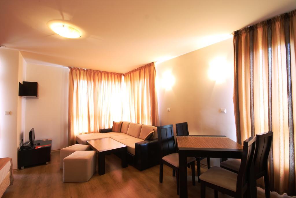 Green Wood Hotel & Spa بانسكو الغرفة الصورة